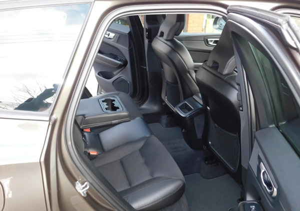 Volvo XC 60 cena 102222 przebieg: 194000, rok produkcji 2018 z Węgorzyno małe 436